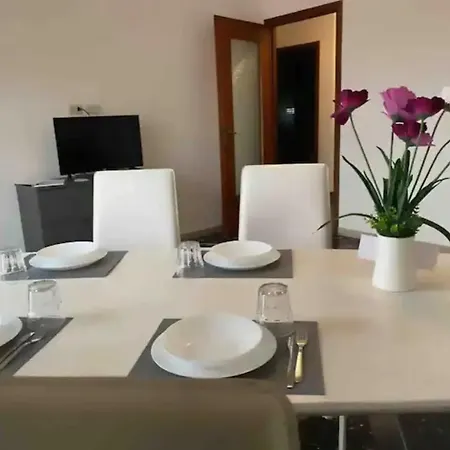 Galileo Train Station Welcome A&a 아파트 산티아